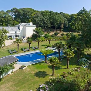 Red River Stables - Peaceful, Beautiful Grounds, Swimming Pool, Central Location For West Cornwall